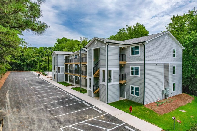 Linwood Creek Apartments in Apex, NC - Building Photo - Building Photo