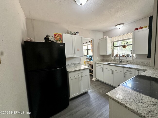 7040 Arques Rd in Jacksonville, FL - Building Photo - Building Photo