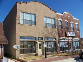 211 Main Street, Unit #202 in Lake Dallas, TX - Building Photo - Building Photo