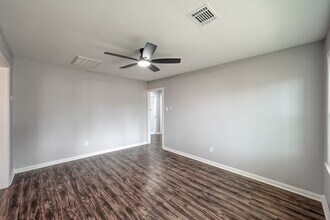 513 Barkley St in Houston, TX - Foto de edificio - Building Photo