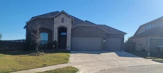1508 Livermore Ln in Cleburne, TX - Building Photo