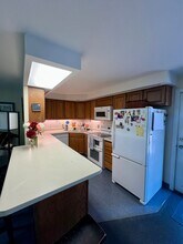 1049 Pedro St in Fairbanks, AK - Foto de edificio - Building Photo