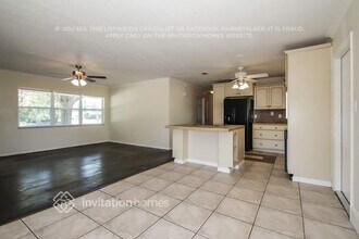 5620 2nd Ave Dr W in Bradenton, FL - Foto de edificio - Building Photo