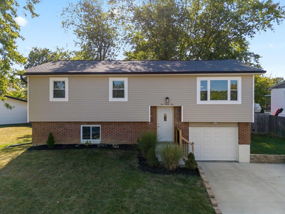 299 Lombard Rd in Columbus, OH - Building Photo