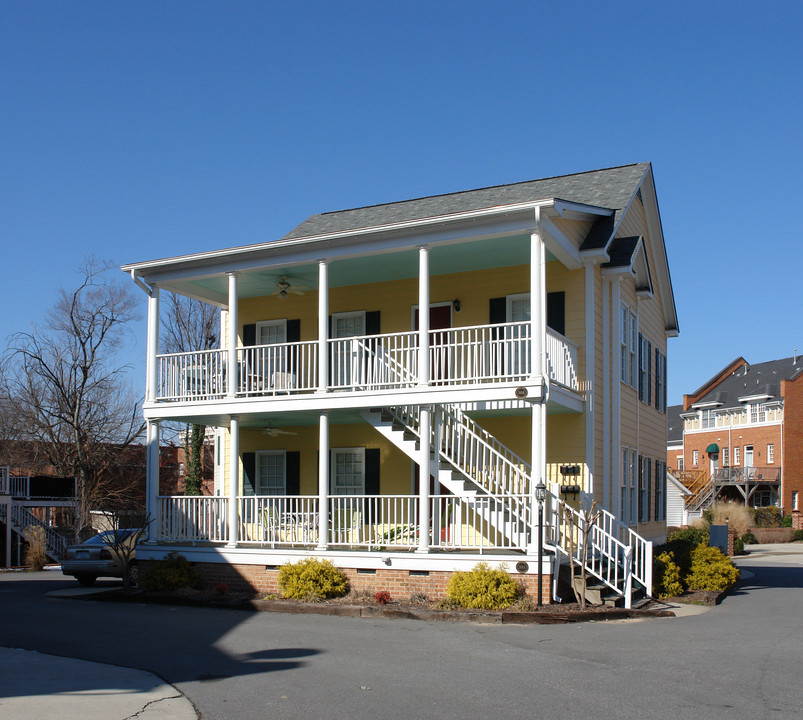 201 Side Aly in Greensboro, NC - Building Photo