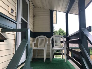 427 W Pleasant St, Unit 2 in Mankato, MN - Building Photo - Building Photo