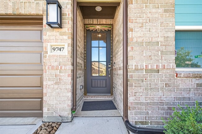 property at 9747 Pettus Crk Dr