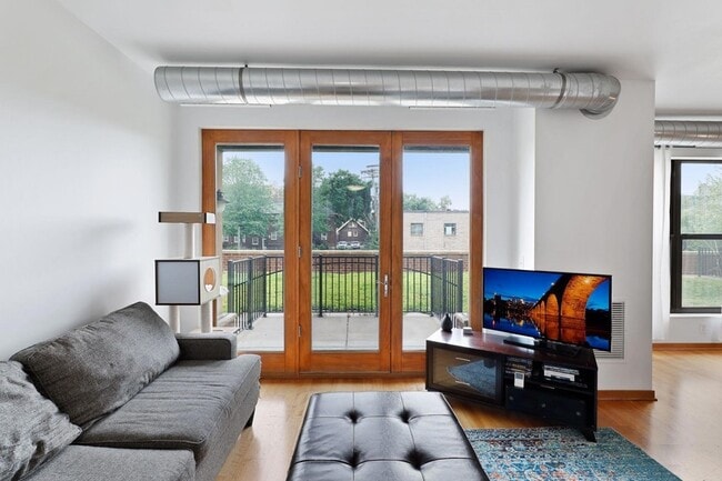 15 E Franklin Ave in Minneapolis, MN - Foto de edificio - Building Photo