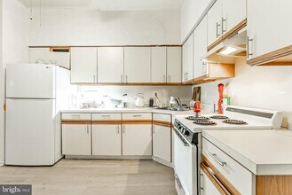 935 E Passyunk Ave in Philadelphia, PA - Building Photo - Building Photo