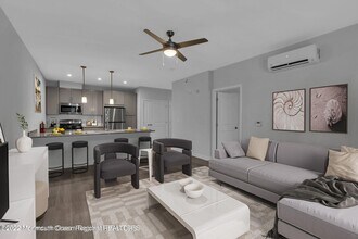 3400-3406 Aspen Cir-Unit -303-C in Wall Township, NJ - Foto de edificio - Building Photo