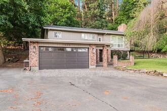 1525 E Woodland Dr in Dalton Gardens, ID - Building Photo - Building Photo