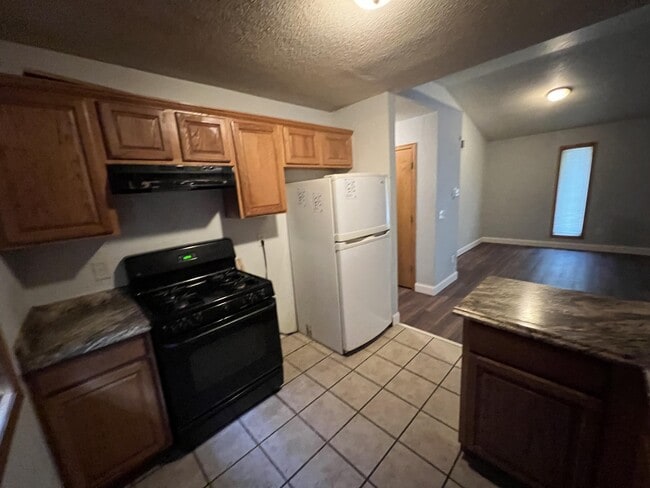 property at 2931 N Aldrich Ave