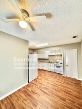 2923 Azle Ave in Fort Worth, TX - Building Photo - Building Photo