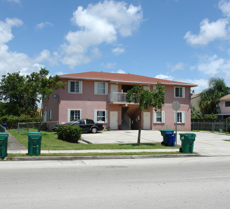 209 NE 141st St in Miami, FL - Foto de edificio