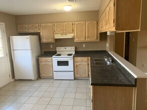 8512 Highland Glen Cir S in Memphis, TN - Building Photo - Building Photo