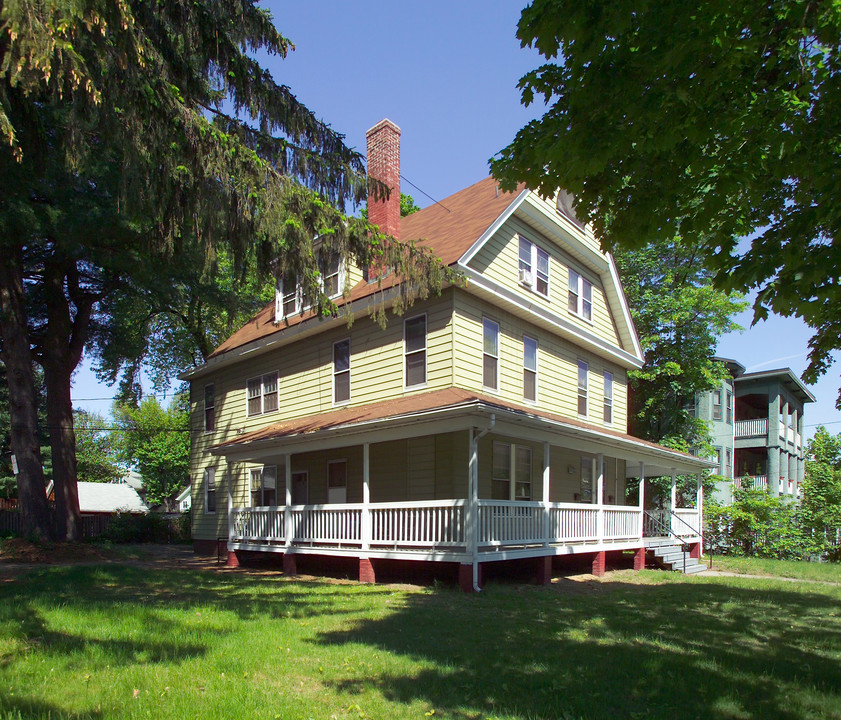 362 Springfield St in Chicopee, MA - Foto de edificio