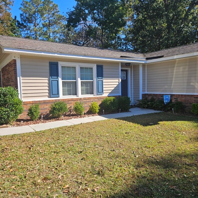 608 Albemarle Rd in Wilmington, NC - Building Photo - Building Photo