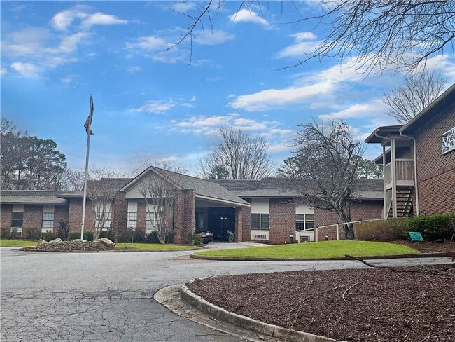 property at 475 Mount Vernon Hwy NE