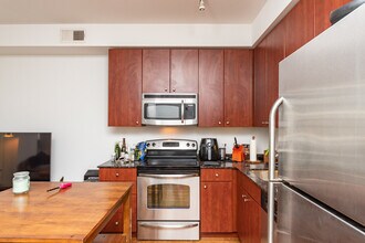 565 W Quincy St, Unit 1213 in Chicago, IL - Building Photo - Building Photo