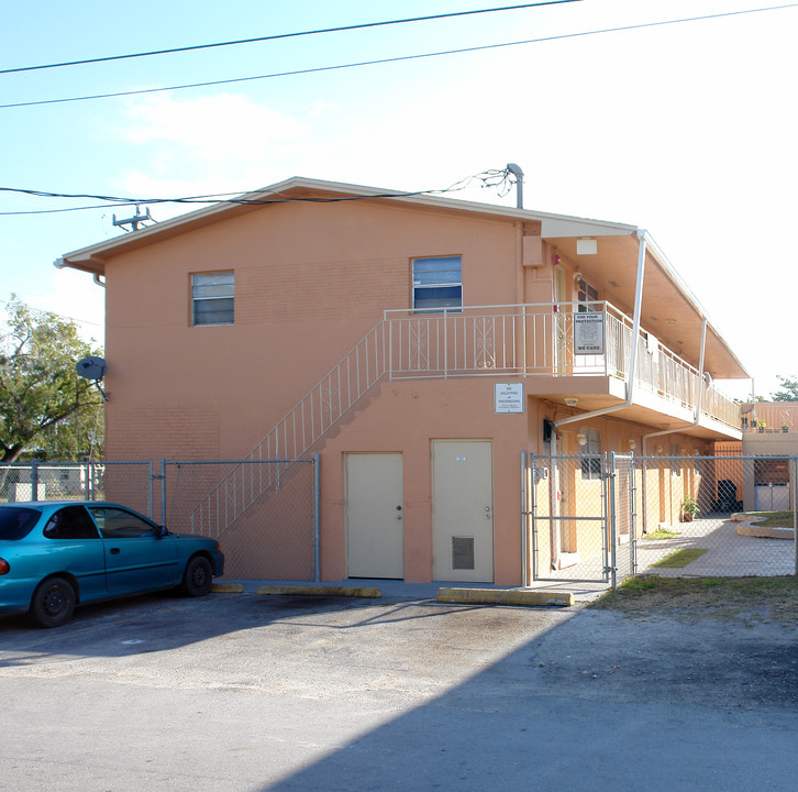 60 NE 9th St in Homestead, FL - Building Photo