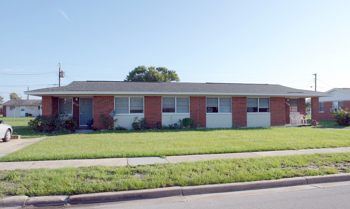 608-610 Barbara Jenkins St in Cocoa, FL - Building Photo