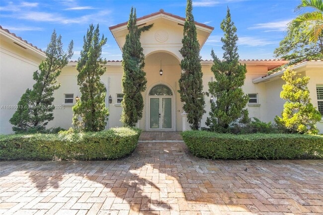 17910 SW 80th Ave in Palmetto Bay, FL - Building Photo - Building Photo