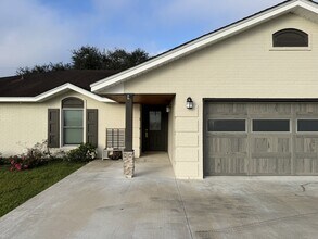 12063 Dishman Rd in Beaumont, TX - Building Photo - Building Photo