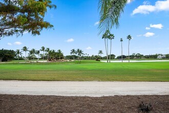 2104 Country Golf Dr in Wellington, FL - Building Photo - Building Photo