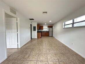 1045 NE 10th Ave in Fort Lauderdale, FL - Building Photo - Building Photo