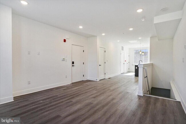 2248 E Somerset St-Unit -31 in Philadelphia, PA - Building Photo - Building Photo