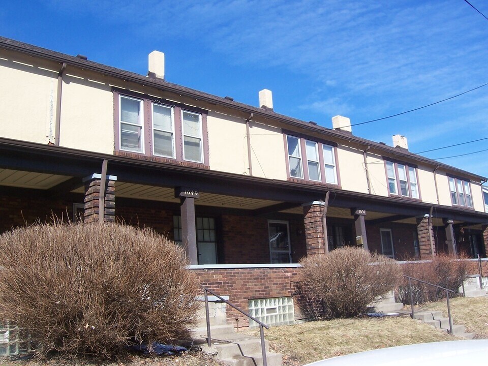 1653 Chislett St in Pittsburgh, PA - Building Photo