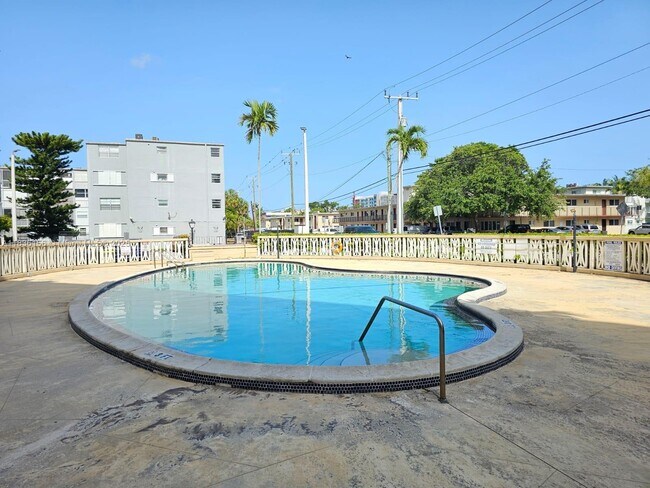 1475 NE 125th Terrace in North Miami, FL - Building Photo - Building Photo