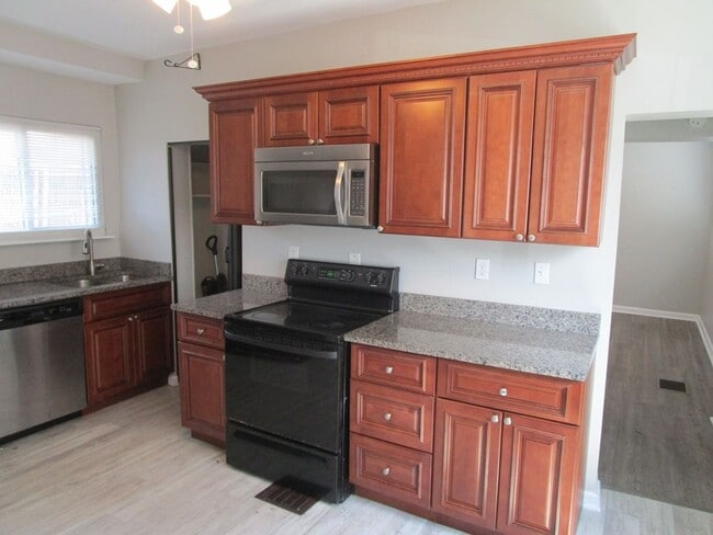 property at 1800 Sundeman St