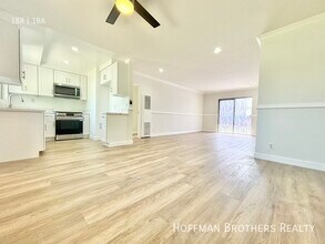 6337 Whitsett Ave, Unit 19 in Los Angeles, CA - Building Photo - Building Photo