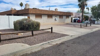 18023 N 40th Pl, Unit 4 in Phoenix, AZ - Building Photo