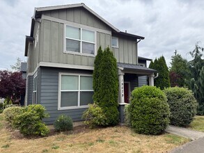19079 Rose Rd in Oregon City, OR - Building Photo - Building Photo