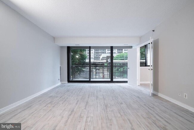 5505 Seminary Rd in Falls Church, VA - Building Photo - Building Photo