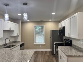 Oakley Cove Apartments in Auburn, AL - Building Photo