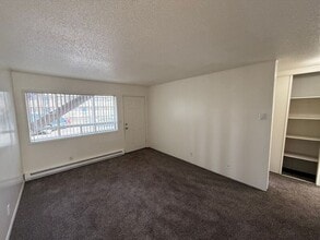 550 SW Levens St in Dallas, OR - Building Photo - Building Photo