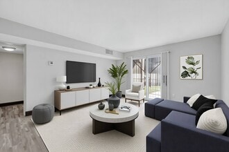 Brookland Manor in Washington, DC - Foto de edificio - Building Photo