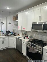 7 Strathmore Rd, Unit 3 in Brookline, MA - Building Photo - Building Photo