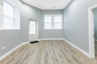 2800 S St Louis Ave in Chicago, IL - Foto de edificio - Building Photo