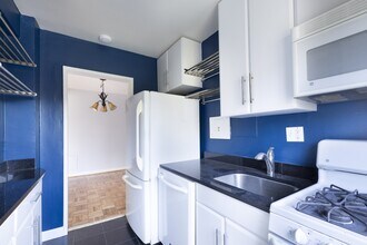 3901 Tunlaw Rd NW in Washington, DC - Building Photo - Building Photo