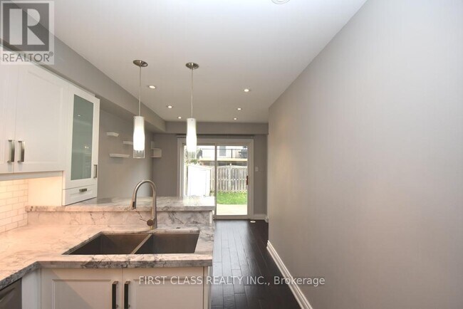 42 Village Vista Way in Vaughan, ON - Building Photo - Building Photo