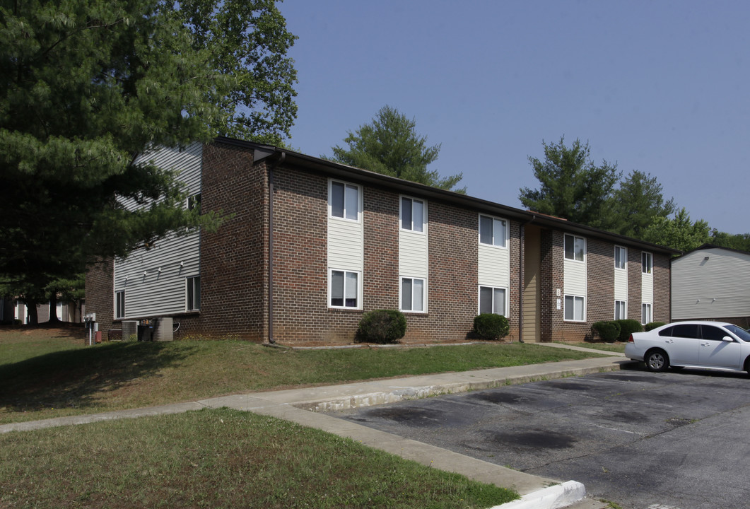 Crestview Village in Easley, SC - Foto de edificio