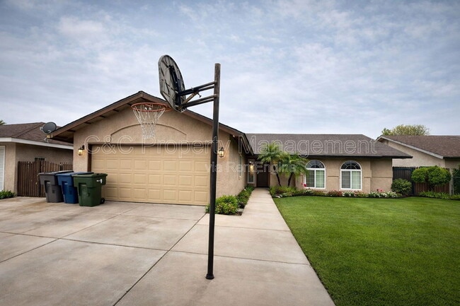 property at 3371 N Forestiere Ave