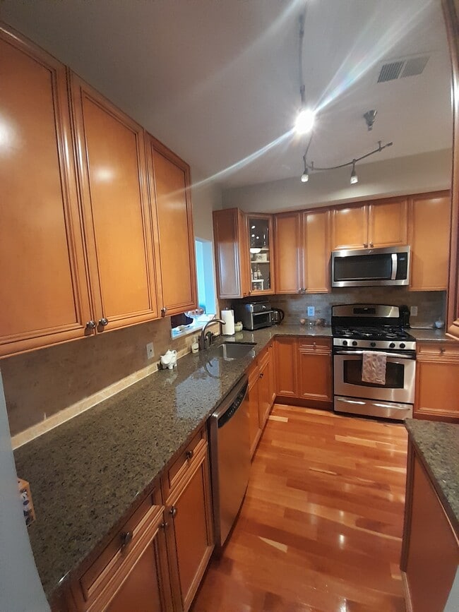 25 Conover Terrace in Lebanon, NJ - Building Photo - Building Photo