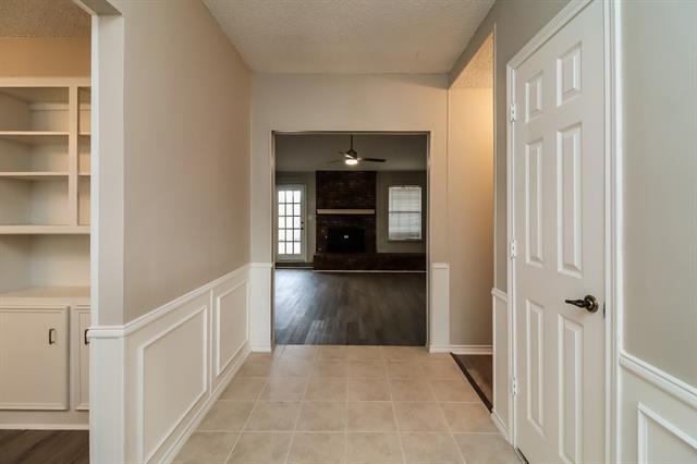 5709 Trail Crest Dr in Arlington, TX - Foto de edificio - Building Photo