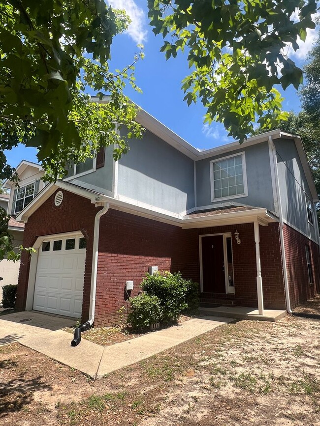 property at 140 Woodmere Dr