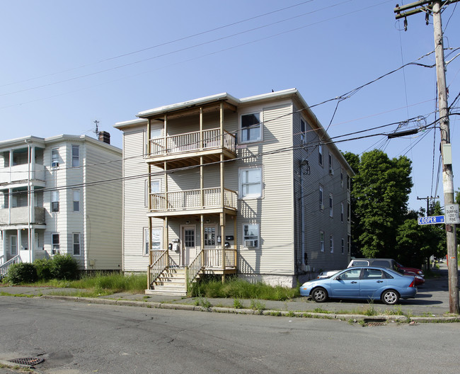 32 Cooper St in Lynn, MA - Foto de edificio - Building Photo